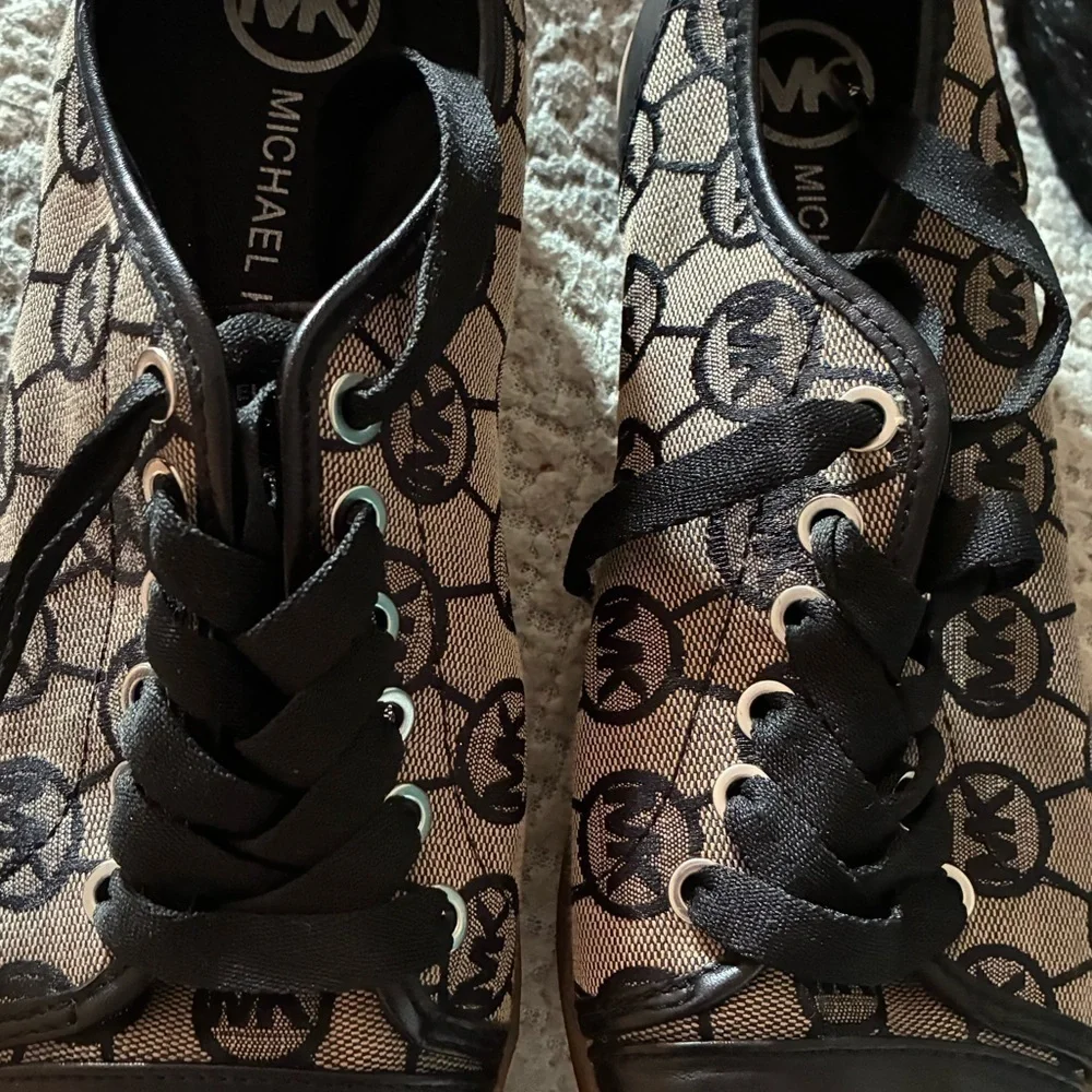 Michael Kors City Sneakers 7 Logo Leather Blend upper